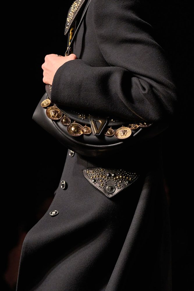 sac Versace Embellished Virtus Bag FW 25